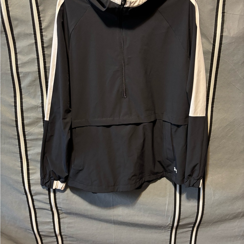 Under Armour Black Long Sleeve Crew Neck windbreaker